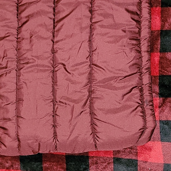 NordicTrack. Down Puffer Vest.  Like-new. Size XL - Picture 12 of 14